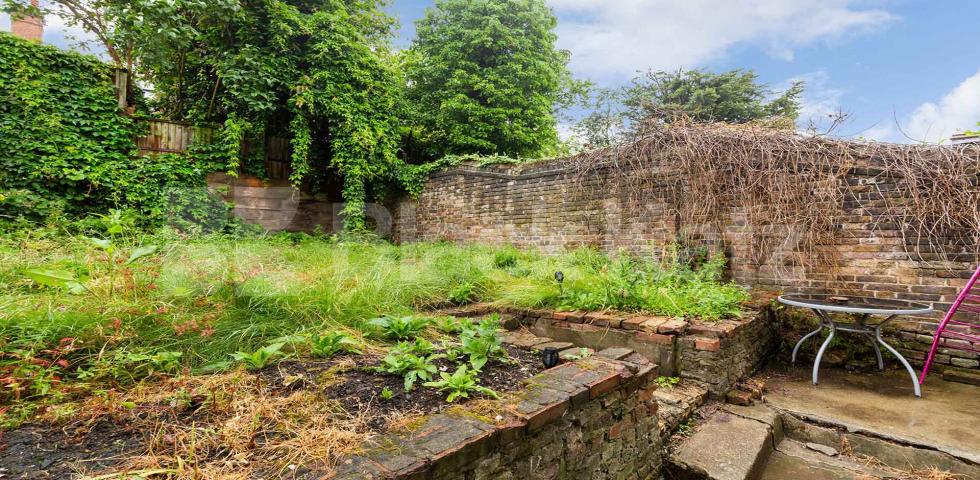 			6 Bedroom, 2 bath, 2 reception Flat			 Parolles Road, Archway